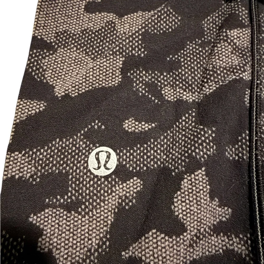 Lululemon Run Briskly 1/2 Zip